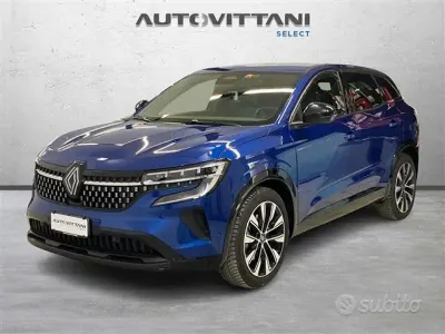 Usata Renault Austral Techno 200 CV (147 kW) 2023 Blu scuro SUV