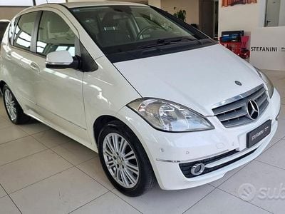 Usata Mercedes A180 Avantgarde 109 CV (80 kW) 2011 Bianco Berlina