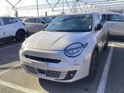 Nuova Fiat 600 Red 61 kW (84 CV) 2025 Beige SUV