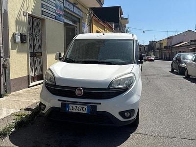 Begagnad Fiat Doblò 105 HK (77 kW) 2020 Vit Minibuss