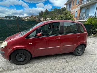Usata Lancia Musa 90 CV (66 kW) 2006 Rosso Monovolume
