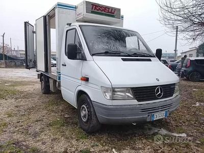 Begagnad Mercedes 320 122 HK (89 kW) 1997 Vit Van