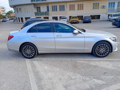 Gebraucht Mercedes C180 116 PS (85 kW) 2017 Grau Limousine