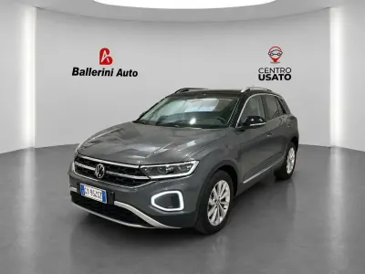 Usata VW T-Roc 116 CV (85 kW) 2025 Grigio SUV