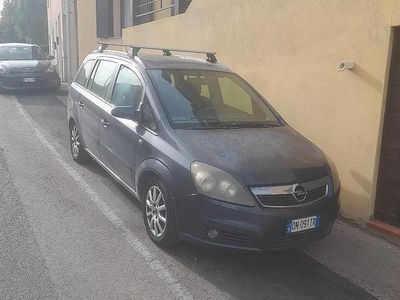 Usata Opel Zafira 2008 Blu Monovolume