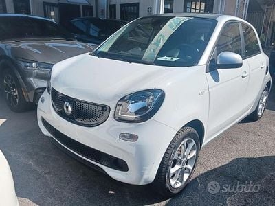 Usado Smart ForFour Passion 71 CV (52 kW) 2017 Blanco Utilitario