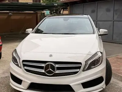 Usata Mercedes A180 Premium 109 CV (80 kW) 2015 Berlina