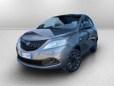 Usata Lancia Ypsilon Gold 70 CV (51 kW) 2024 Grigio Utilitaria