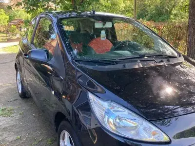 Usata Ford Ka 69 CV (50 kW) 2010 Nero Utilitaria