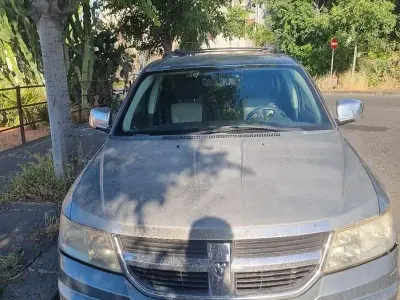 Usata Dodge Journey 140 CV (102 kW) 2010 Grigio SUV