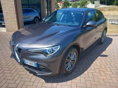 Usata Alfa Romeo Stelvio Business 160 CV (117 kW) 2021 Grigio SUV
