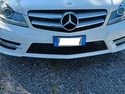 Usata Mercedes C220 170 CV (125 kW) 2011 Bianco Coupé