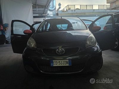 Usata Toyota Aygo 68 CV (50 kW) 2010 Nero Utilitaria