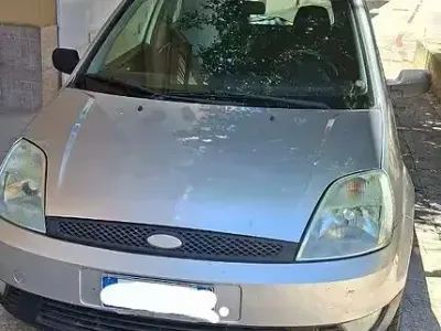 Usata Ford Fiesta 73 CV (53 kW) 2005 Utilitaria
