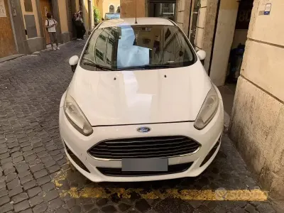Usata Ford Fiesta Titanium 97 CV (71 kW) 2013 Bianco Berlina