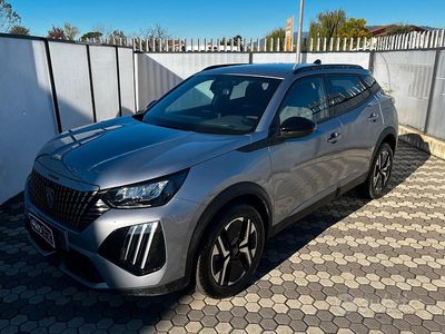 Usata Peugeot 2008 Allure 101 CV (74 kW) 2025 Grigio SUV