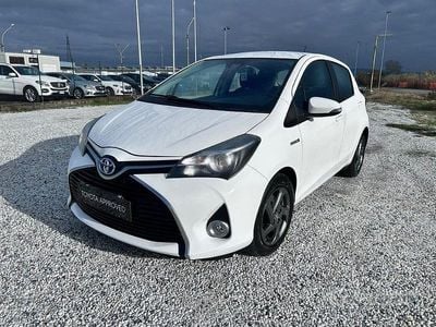 Usata Toyota Yaris Hybrid Active 75 CV (55 kW) 2016 Nero Berlina