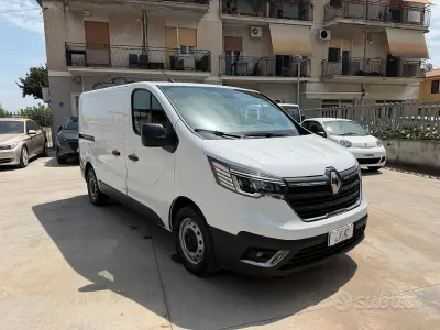 Usata Renault Trafic 131 CV (96 kW) 2024 Bianco Monovolume