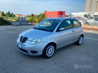 Usata Lancia Ypsilon 60 CV (44 kW) 2009 Grigio Utilitaria
