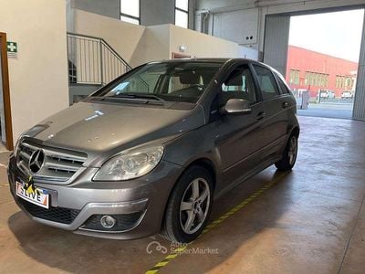 Usata Mercedes B180 Executive 116 CV (85 kW) 2010 Grigio Monovolume
