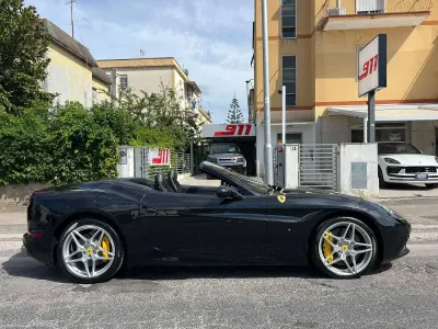 Usata Ferrari California 560 CV (411 kW) 2015 Nero Cabrio