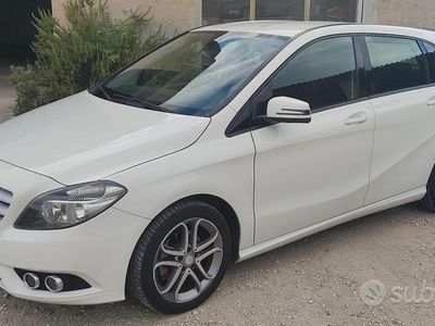 Mercedes B200
