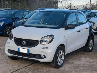 Usata Smart ForFour 71 CV (52 kW) 2018 Bianco Utilitaria