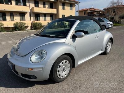 Usata VW Beetle Cabriolet 101 CV (74 kW) 2015 Argento Cabrio