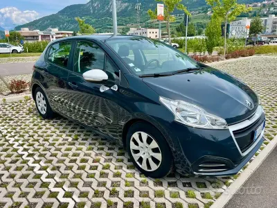 Usata Peugeot 208 68 CV (50 kW) 2018 Grigio Utilitaria