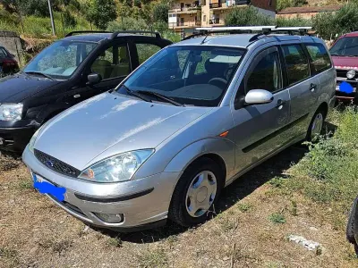 Usata Ford Focus Ghia 90 CV (66 kW) 2002 Argento Station wagon