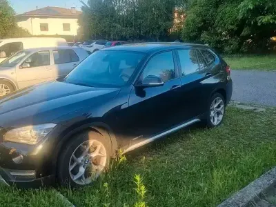 Käytetty BMW X1 xLine 143 HP (105 kW) 2013 Musta Katumaasturi