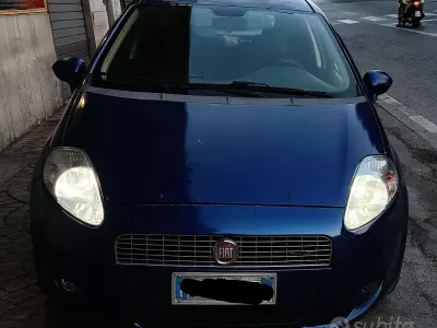 Usata Fiat Grande Punto 90 CV (66 kW) 2008 Bluazzurro Utilitaria