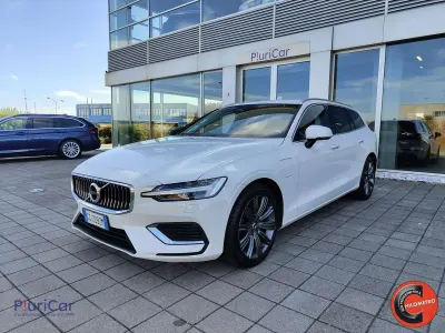 Usata Volvo V60 253 CV (186 kW) 2021 Bianco Station wagon