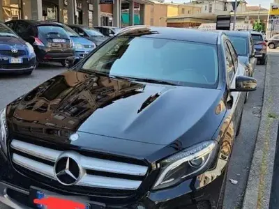 Usata Mercedes GLA200 136 CV (100 kW) 2016 Nero SUV