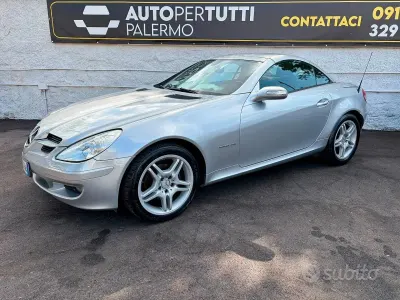 Usata Mercedes SLK200 163 CV (119 kW) 2006 Grigio Cabrio