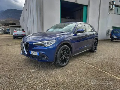 Usata Alfa Romeo Stelvio 210 CV (154 kW) 2017 Blu SUV