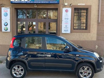Usata Fiat Panda 4x4 S 75 CV (55 kW) 2015 Blu Utilitaria
