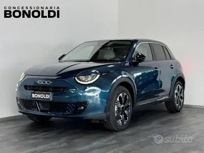 Usata Fiat 600 La Prima 145 CV (106 kW) 2025 Verde SUV