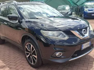 Käytetty Nissan X-Trail Tekna 131 HP (96 kW) 2016 Musta Katumaasturi