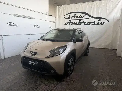 Usata Toyota Aygo X Lounge 72 CV (52 kW) 2023 Giallo SUV
