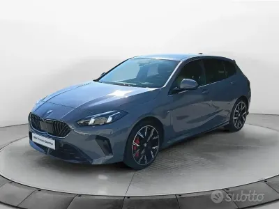 Käytetty BMW 118 M Sport 150 HP (110 kW) 2025 Storm bay metallizzato Viistoperä