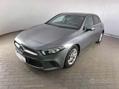 Usata Mercedes A180 Business 116 CV (85 kW) 2019 Grigio Berlina