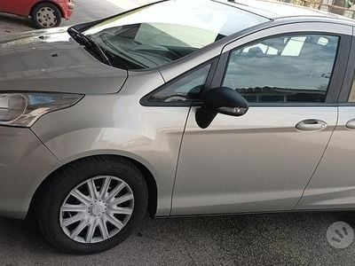 Begagnad Ford B-MAX 90 HK (66 kW) 2015 Grå Minibuss