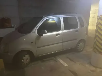 Usata Opel Agila Club 58 CV (42 kW) 2002 Argento Monovolume