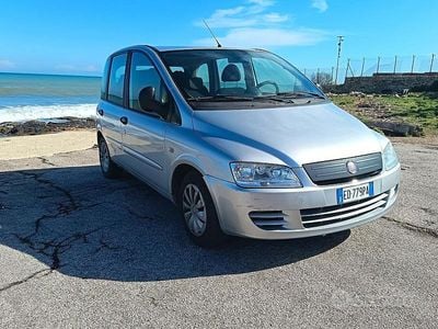 Usata Fiat Multipla 120 CV (88 kW) 2010 Grigio Monovolume