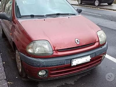 Brugt Renault Clio II 58 HK (42 kW) 1998 Sedan