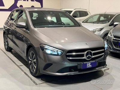 Usata Mercedes B180 Business 115 CV (84 kW) 2022 Grigio Monovolume