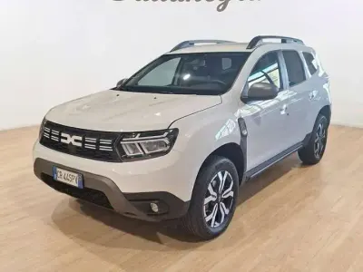 Usata Dacia Duster Journey 91 CV (66 kW) 2023 Bianco SUV