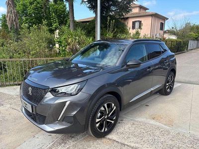 Usata Peugeot 2008 Allure 102 CV (75 kW) 2023 Grigio SUV