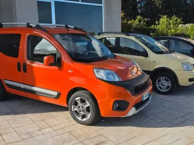 Usata Fiat Qubo Trekking 95 CV (69 kW) 2017 Arancione Monovolume